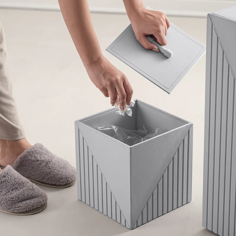 ELEGANT FLUTED SILVER GRAY LEATHERITE DUSTBIN