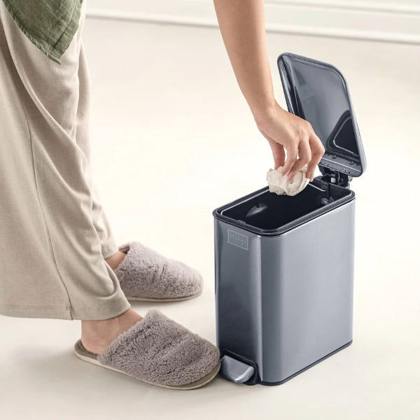 METALLIC BLACK SOFT CLOSE WASTEBIN 5LTR