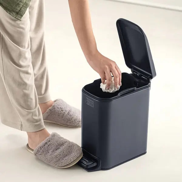 MATTE BLACK SOFT CLOSE WASTEBIN 6LTR