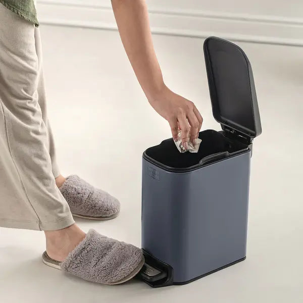 MATT SOFT CLOSE WASTEBIN 6LTR