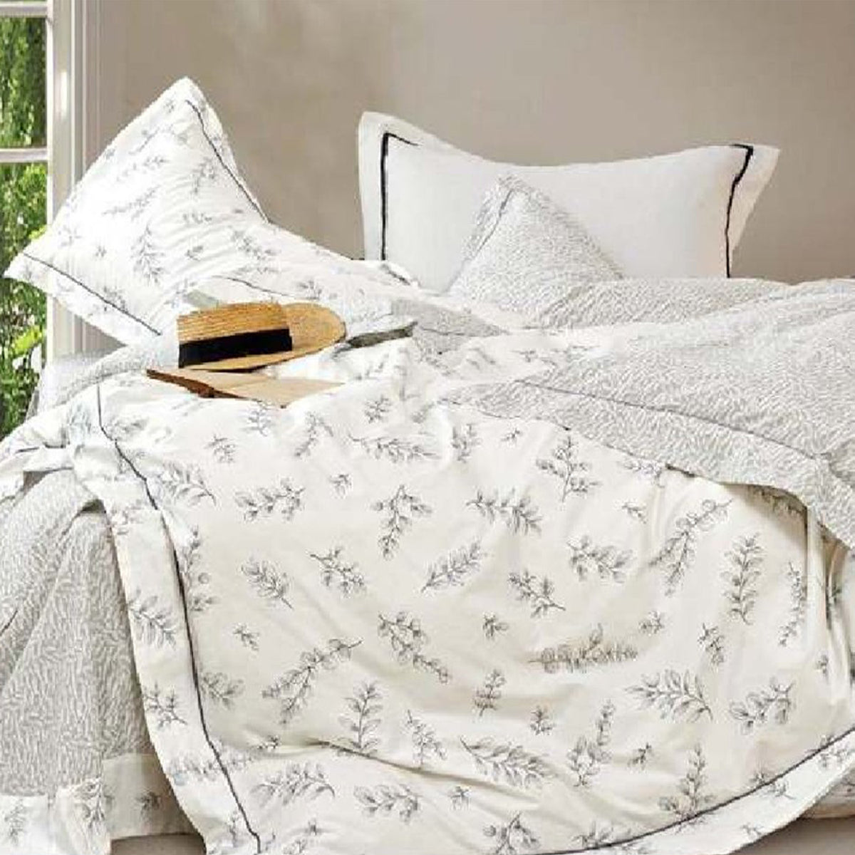 FOUR SEASONS XL WHITE LEAFS DOUBLE BEDSHEET