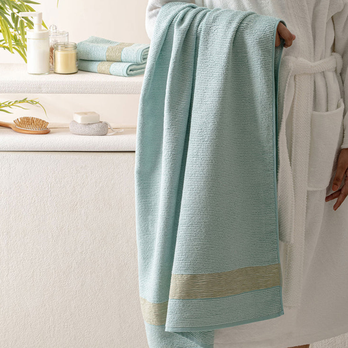 BAMBOO LIGHTBLUE LIGHTWEIGHT LUXURY BATH TOWEL