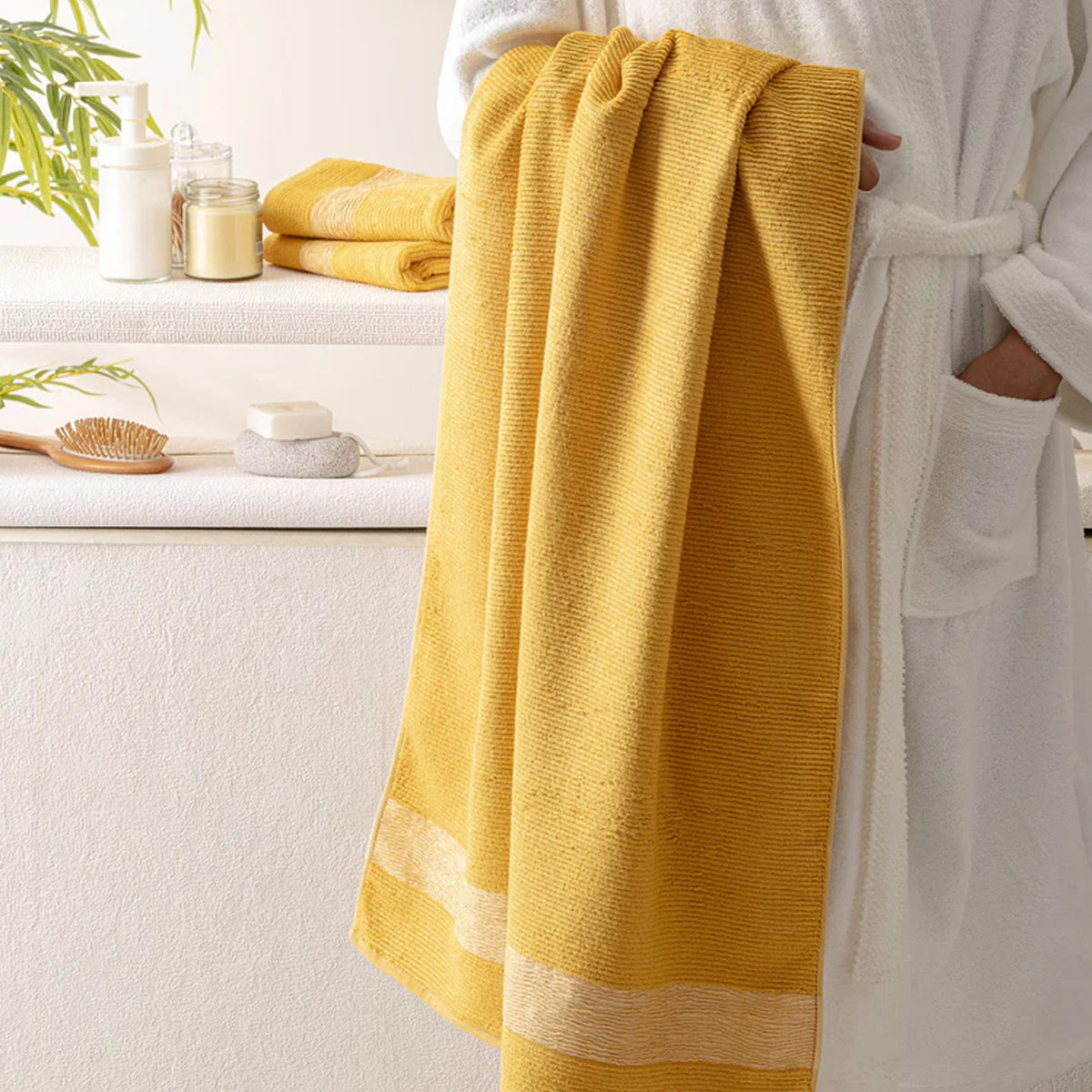 BAMBOO YELLOW LIGHTWEIGHT LUXURY BATH TOWEL
